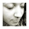 lisa-gross-grau-ausschnitt